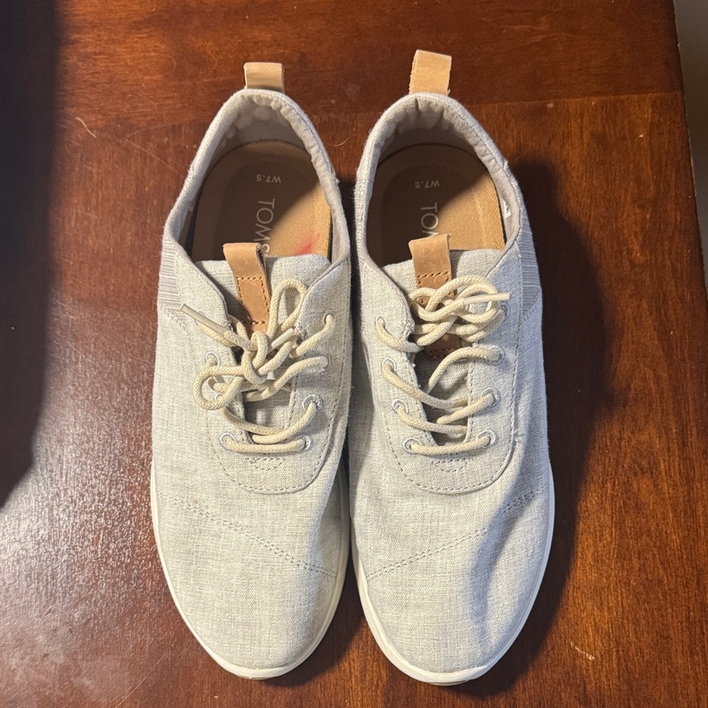 TOMS Light Gray Lace-Up Sneakers